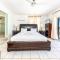 Waterside Home, Shaded Whirlpool Spa, Outdoor Dining, Smart TV, Amazon Prime