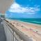Top floor penthouse with huge balcony oceanfront views located on the no-drive beach! - 新士麦那海滩