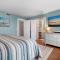 Top floor penthouse with huge balcony oceanfront views located on the no-drive beach! - 新士麦那海滩