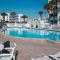 Top floor penthouse with huge balcony oceanfront views located on the no-drive beach! - 新士麦那海滩