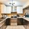 Mtn-View Gem with Deck and Hot Tub in Tannersville