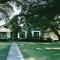 Clarence Farmhouse King bed shared bath - 纳契托什