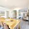 Cityside Hideaway 4BR Family House - Pool - Markets