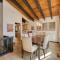 Wanderlust Retreat by Tahoe Getaways - 4BR Pet-Friendly w Fenced Yard, Walking Distance to Lake! - 塔霍城