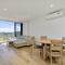 Modern 1-Bed Apartment With Parking, Pool and Gym - Phillip