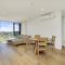 Modern 1-Bed Apartment With Parking, Pool and Gym - Phillip