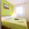 Apartments Orange 768