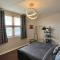 2 Bedroom by Central Serviced Apartments - Monifieth - Sleeps 4 - Modern & Unique - Smart TV & WiFi - Fully Equipped Kitchen - Spacious - Monifieth