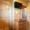 Cozy Henrys Lake Escape - 20 Miles to Yellowstone!