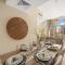 Stunning Waterfront Burj Views with Pool & Gym, Sleeps 6 - 迪拜