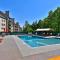 The Mountain Green Nook with Views, Shuttle Bus, Pools, Hot Tub, Gym, Ski Shop, Restaurant - 基灵顿
