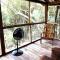 Fully equipped 2 bedroom tree top cottage, with large balcony in private garden - 圣伊格纳西奥