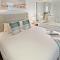 Perfect beachside getaway Oracle Tower 2, 8th floor