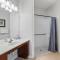 Cozy Condo w FREE Vista Cay Resort Access