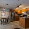 Riverside Condos by Fernie Central Reservations - 弗尼