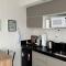 Flat Moderno c Nespresso, Alexa e Internet 600Gb - 圣洛伦索
