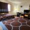 Hotel Iron Mountain Inn & Suites