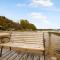 Exclusive Location At The Waters Edge