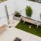 Hamptons in Torquay - 5 bath, Pool, Spa & Theatre!