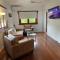 Manley St Suite