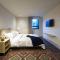Caluce Apt 4B by Letoh