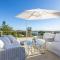 Cloud Nine, 18 Wynne Cres - heated pool, waterviews, beach - Corlette