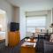 Renaissance Chicago OHare Suites Hotel