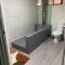 Lavish Camps Bay Pool Side Apartment - Kapské Město