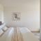 Urban Drift - Cosy Balcony Nook near Waterfront