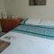 Room in Guest room - Double with shared bathroom sleeps 1-2 located 5 minutes from Heathrow dsbyr - Hayes