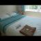 Double with shared bathroom sleeps 1-2 located 5 minutes from Heathrow dsbyr