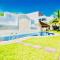 Deluxe Jacuzzi Balcony Room With Swimming Pool Air Conditioning and Parking