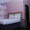 Royal Park Hotel Suite - Standard
