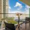 Beachfront Bliss - Apartment with Pool and Premium Amenities - Dubaj
