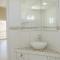 Spacious 4-bedroom apartment 2 km from Eagle beach