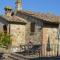 Apartment with swimming pool, fenced, Toscana, wi-fi, pets allowed