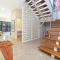 ZenLux Massive 5-BR Holiday Home - Pool - BBQ