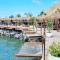 Luxurious Seafront Penthouse - كيرينيا