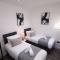 Spacious 4Bedroom Apartment at Prime Market Street, Watford