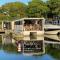 Island Harbour Houseboat