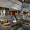 Renaissance Los Angeles Airport Hotel