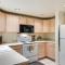 Phoenix Couples Condo with Deck and Resort Amenities! - 凤凰城