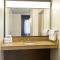 Courtyard by Marriott Madison West / Middleton