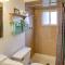 Sanderling Sea Cottages, Unit 1 with Deck!