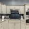 4bd Waterfront House in Lake Lanier with HotTub, FirePit, Wifi, Ping Pong and 2 Kaya - Gainesville
