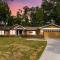 4bd Waterfront House in Lake Lanier with HotTub, FirePit, Wifi, Ping Pong and 2 Kaya - Gainesville