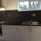 Small Modern Comfortable 2 Bedroom Apartment - cmyr