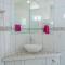 Huge 4-bedroom apartment 2 km from Eagle beach