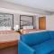 Super 8 by Wyndham Waverly