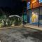 Half Orangee-With Free Swimming Pool, Near Vagator Beach, Near to Chapora Fort-Water Sports - Near to Hill Top -Best for Couples, Backpackers, Long stays, Coworking, Day-use with Game zone and summer vacation!! - Vagator